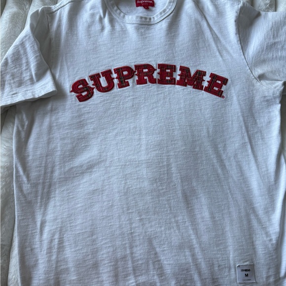 Supreme White Tee with Red Lettering - Picture 1 of 2